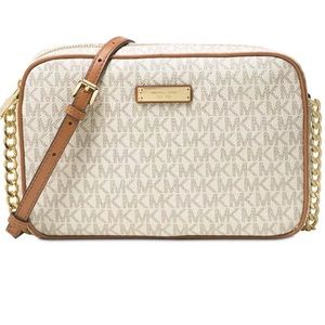 Signature Jet Set East West Crossbody